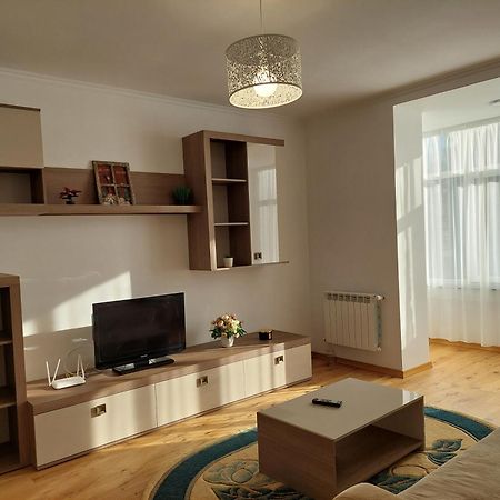 Trandafirului Residence Central Suceava Bagian luar foto