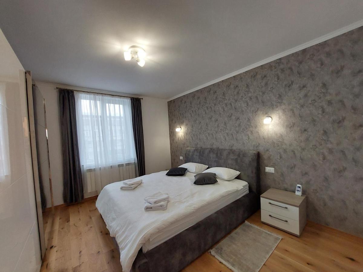 Trandafirului Residence Central Suceava Bagian luar foto